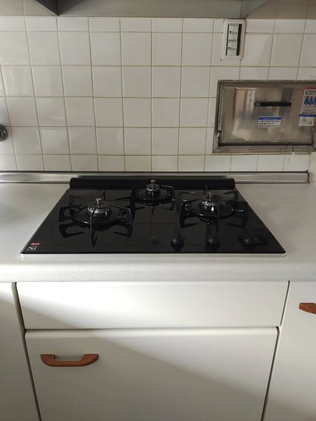 【芦屋市】ノーリツ製 Nero(ネロ)|グリルレスで見た目もすっきり!お手入れの手間を省くシンプルなビルトインコンロ交換